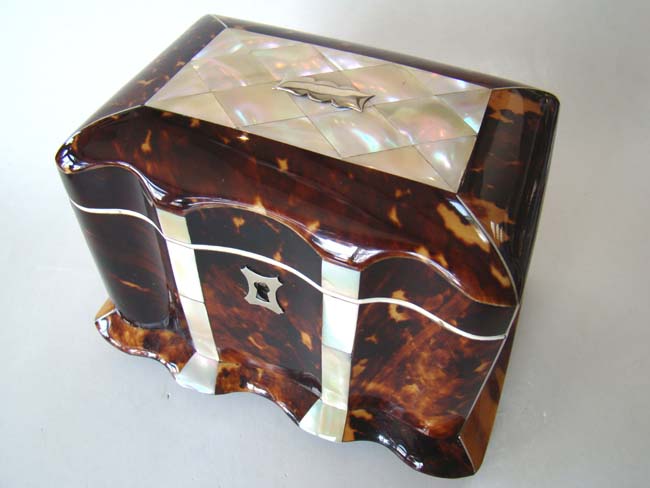 Possibly the finest small English Regency period Tortoiseshell and Mother-of-Pearl double Tea Caddy Box on the market today!! Circa 1810-1820. — image 2